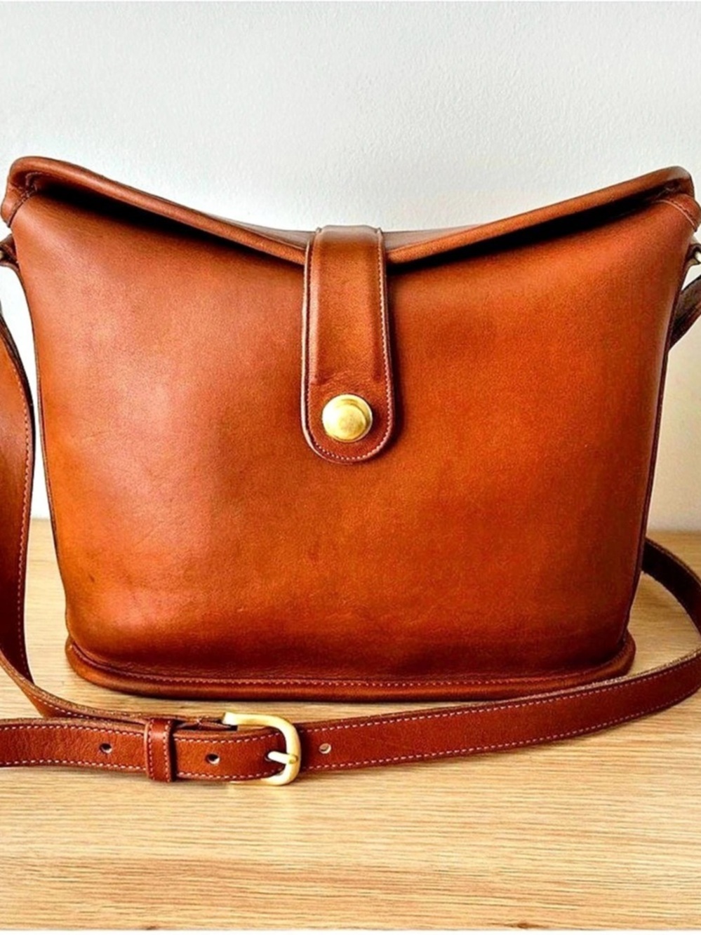 RARE vintage 9853 Coach Binocular Bag in classic British Tan glove-tanned